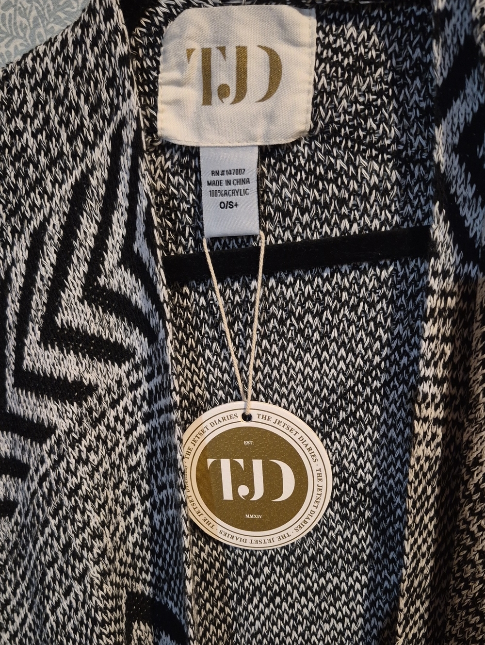 TDJ Black & White Open-Front Knit Cardigan Sweater Poncho - Picture 2 of 2